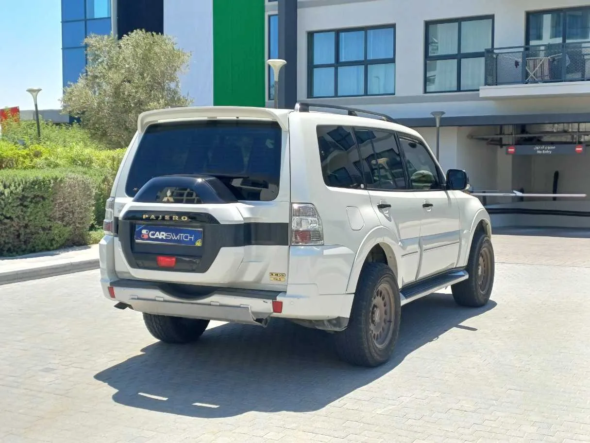 Car image 5