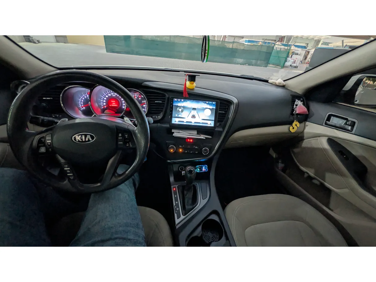 Car image 7