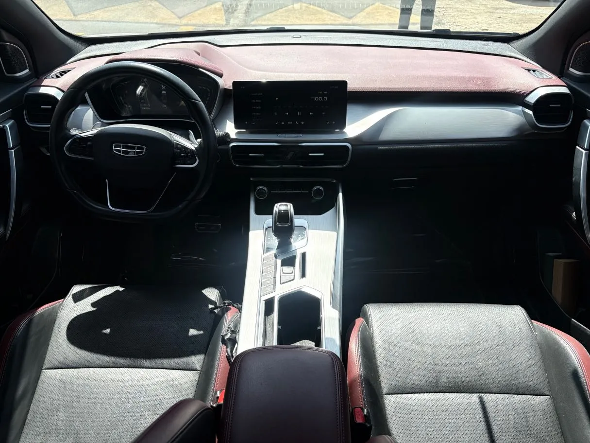 Car image 18