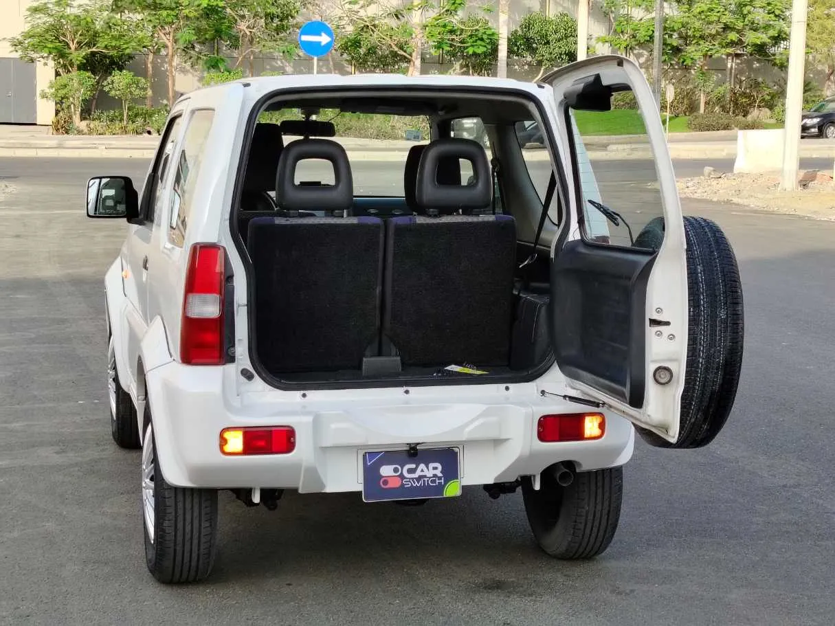 Car image 20