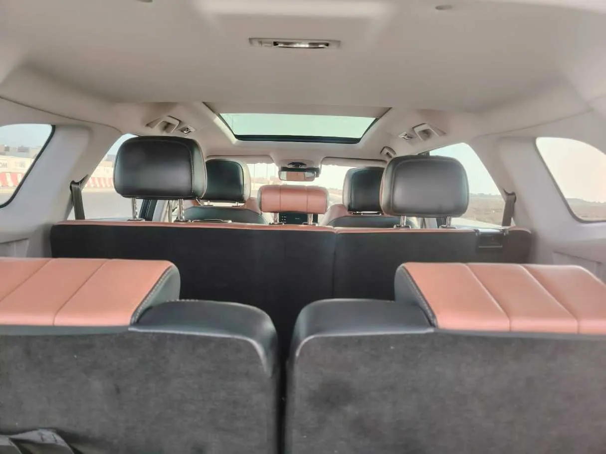Car image 29