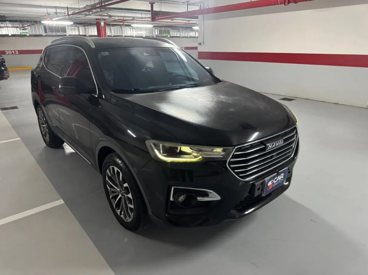 Car image 3