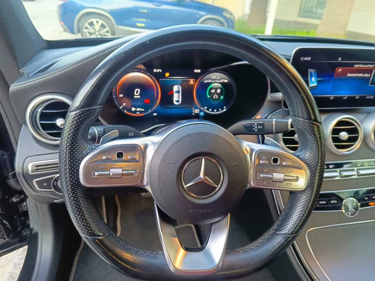 Car image 19