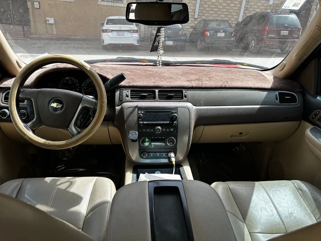 Car image 17