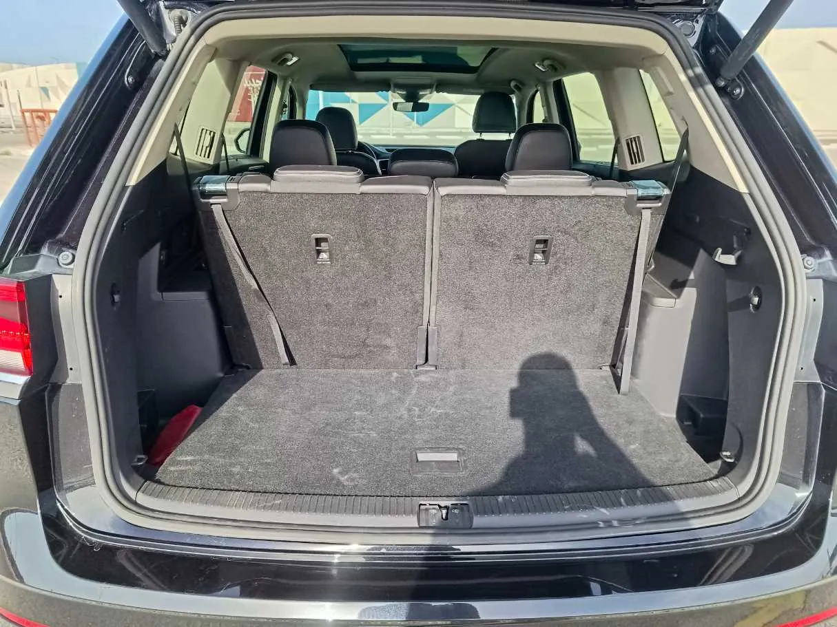 Car image 30