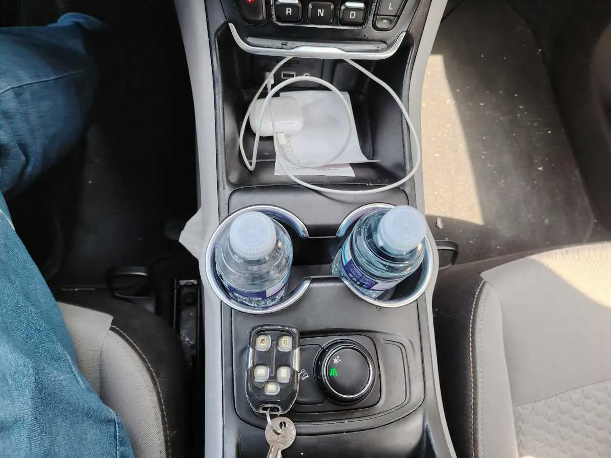 Car image 24