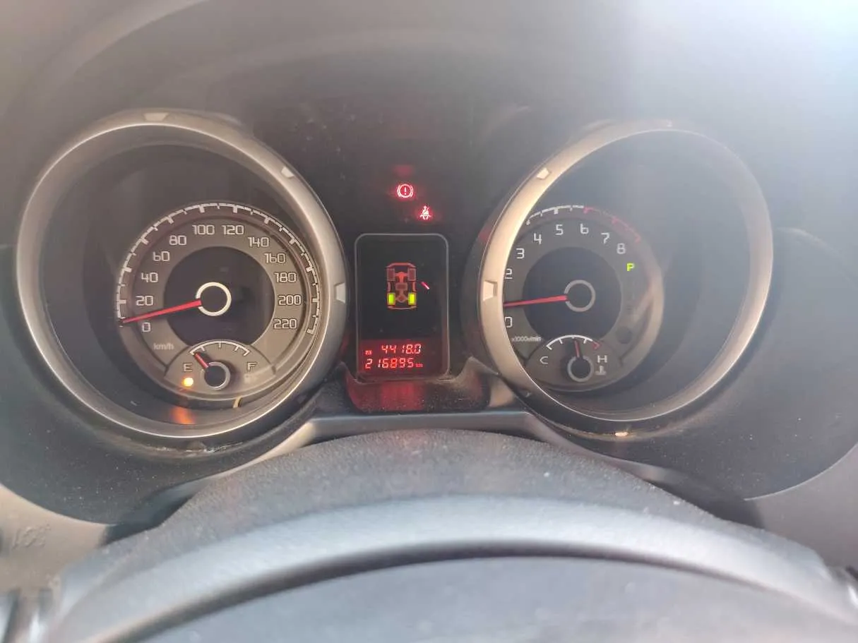 Car image 24