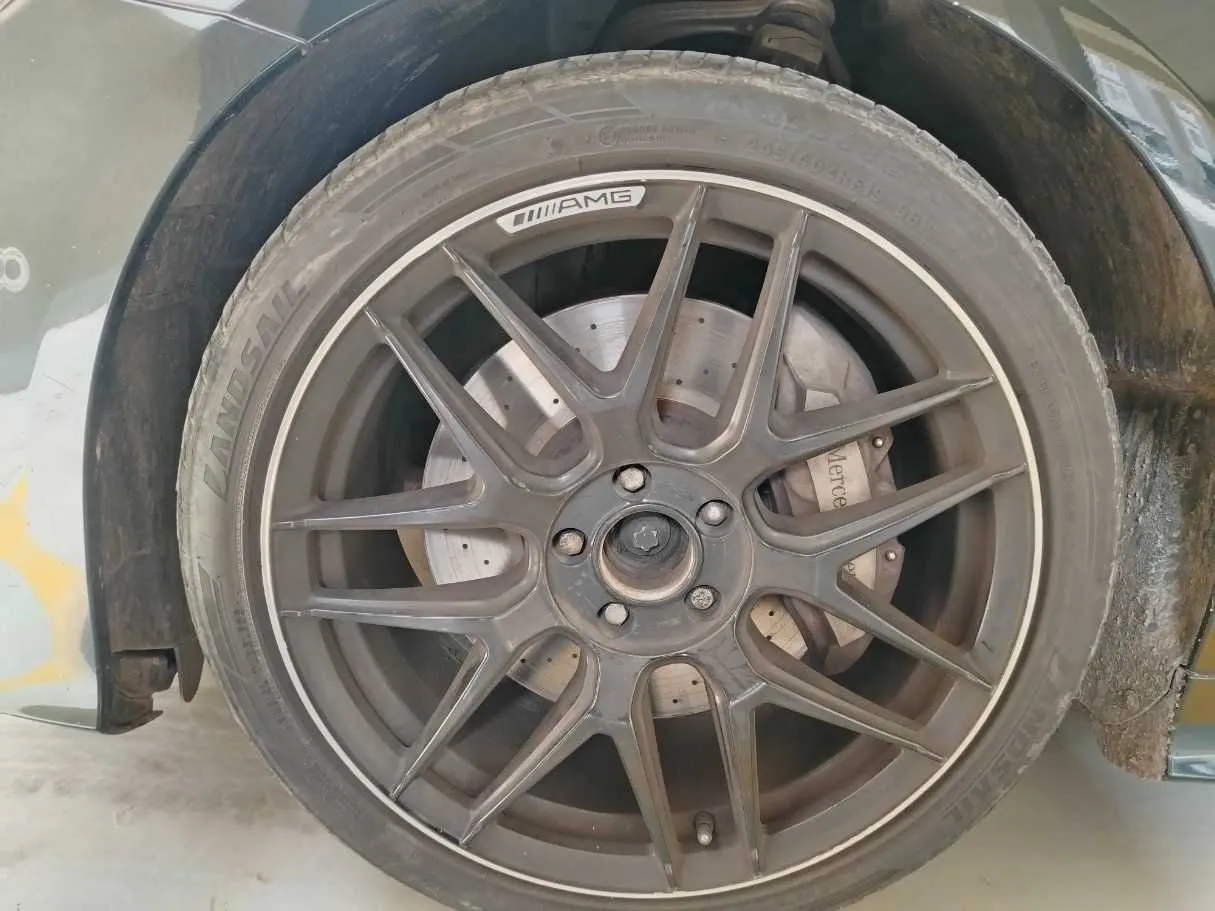 Car image 11
