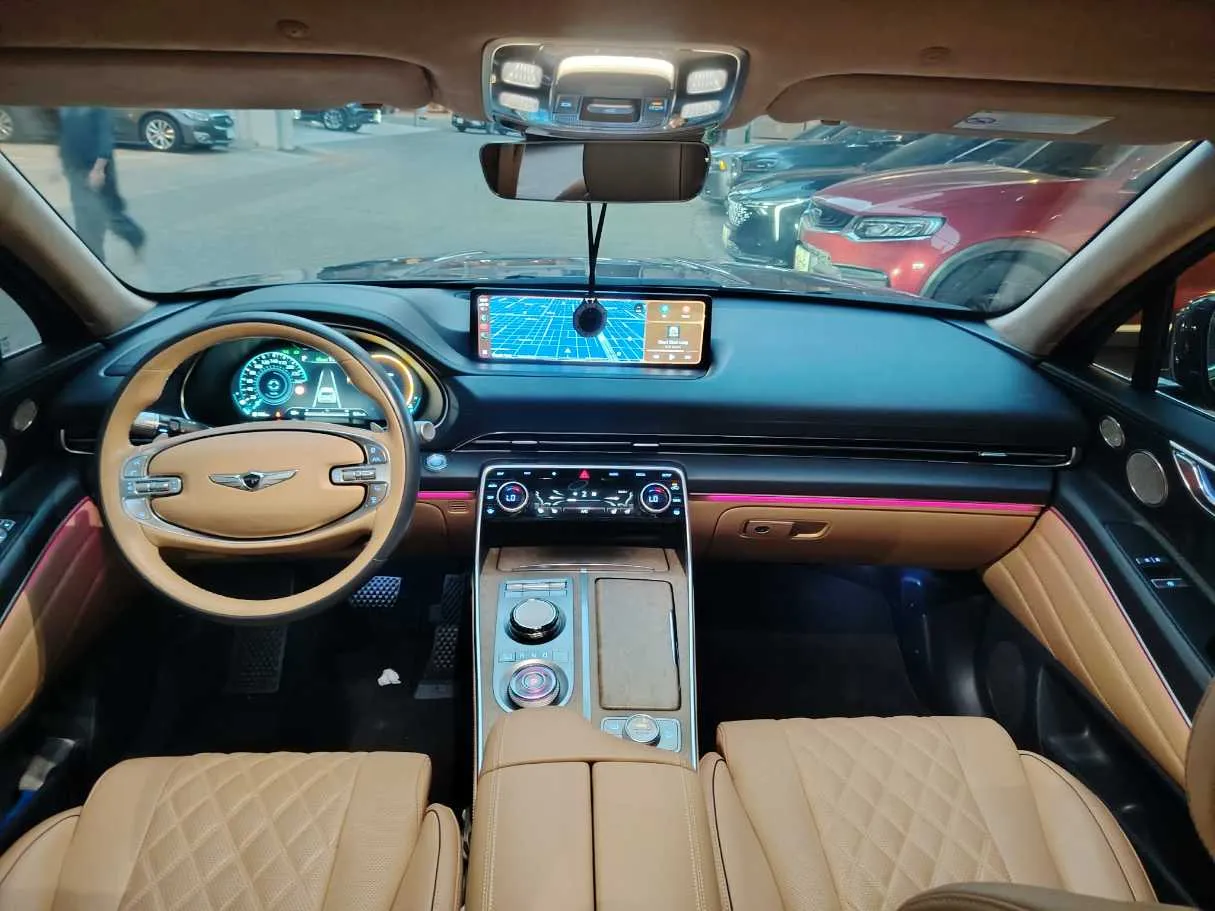 Car image 20