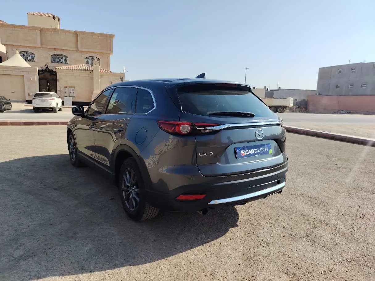 Car image 7