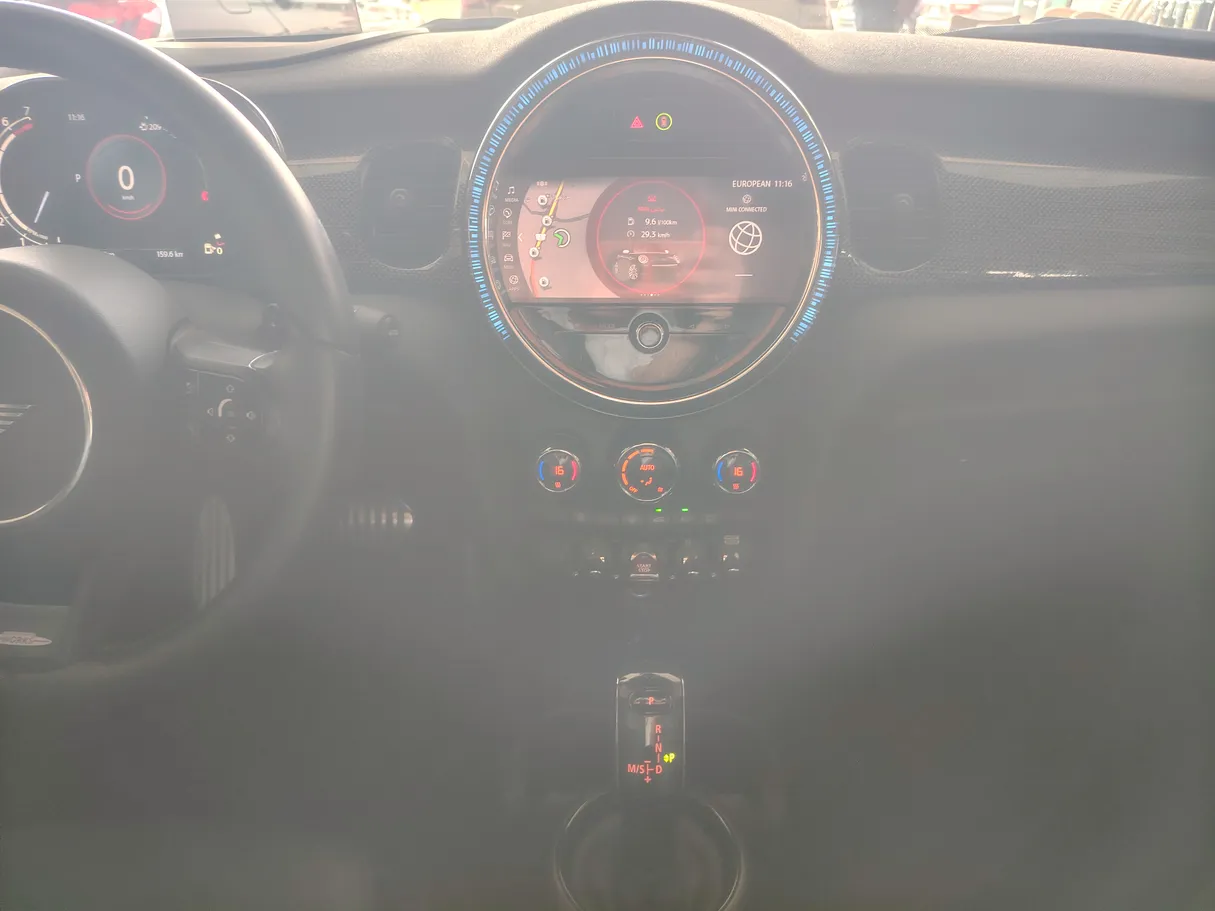 Car image 20