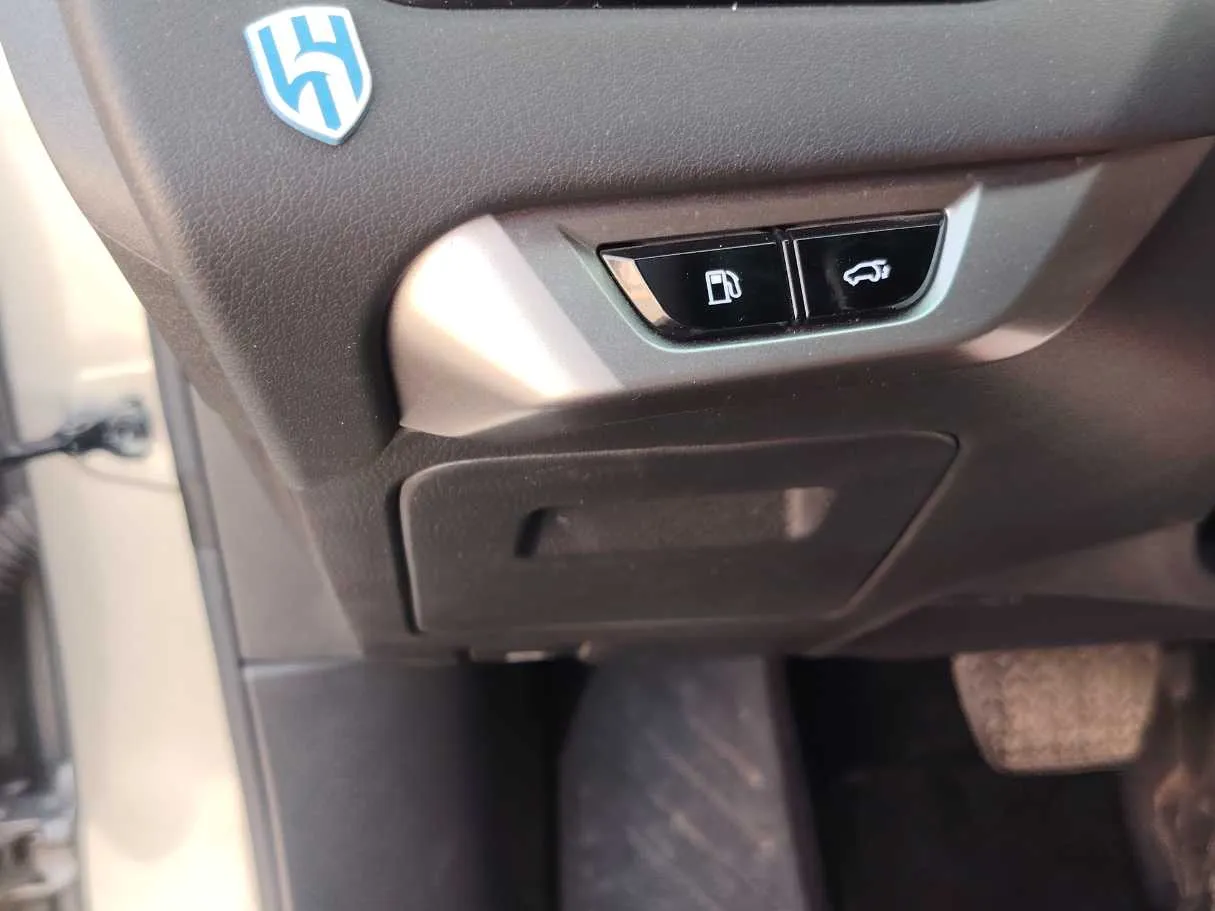 Car image 29