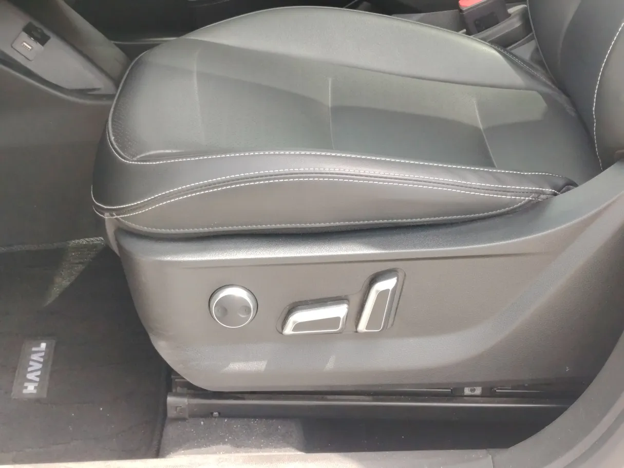 Car image 32