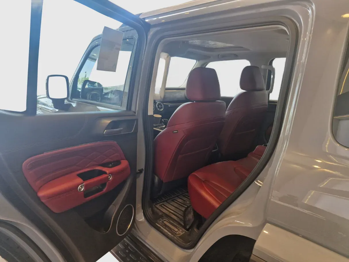 Car image 6