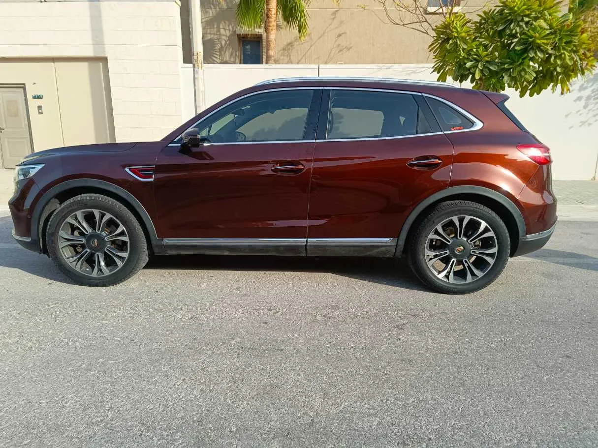Car image 9