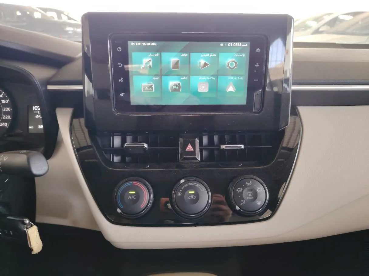 Car image 19