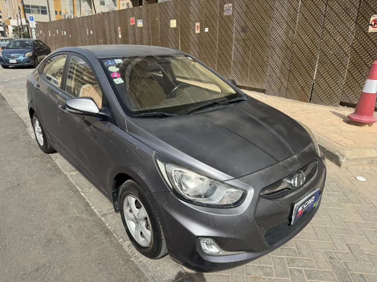 Car image 3