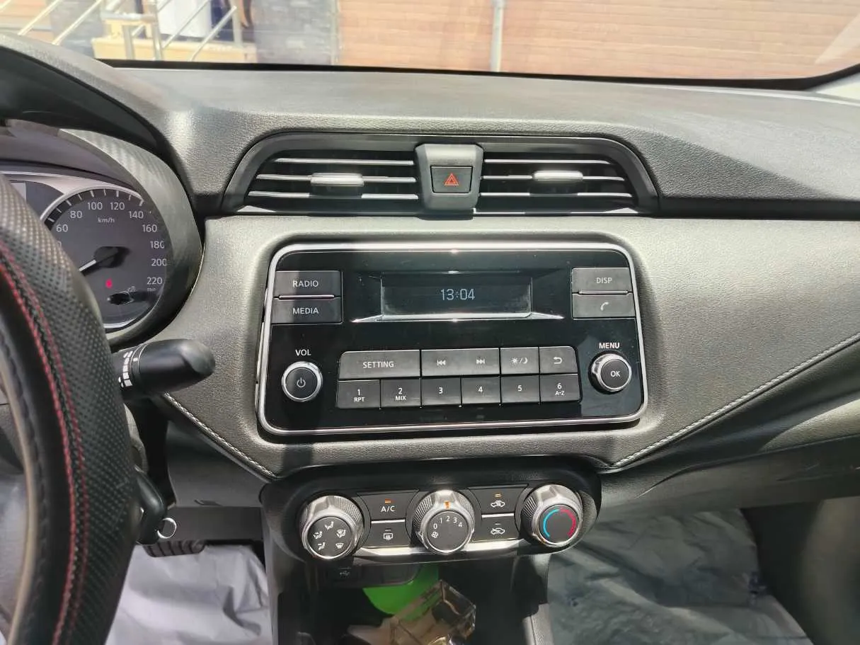 Car image 21