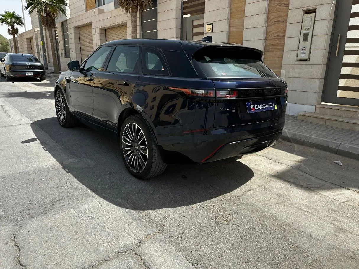 Car image 7