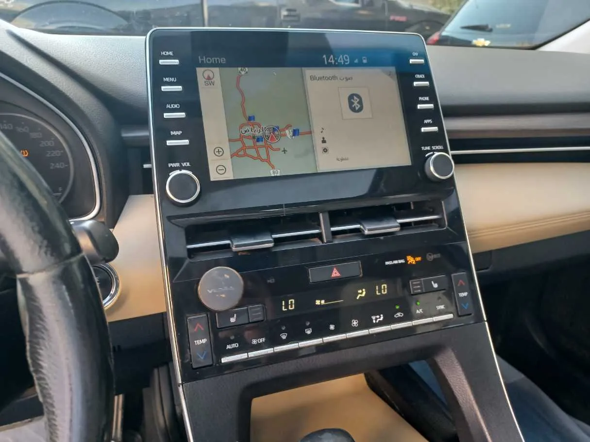 Car image 18