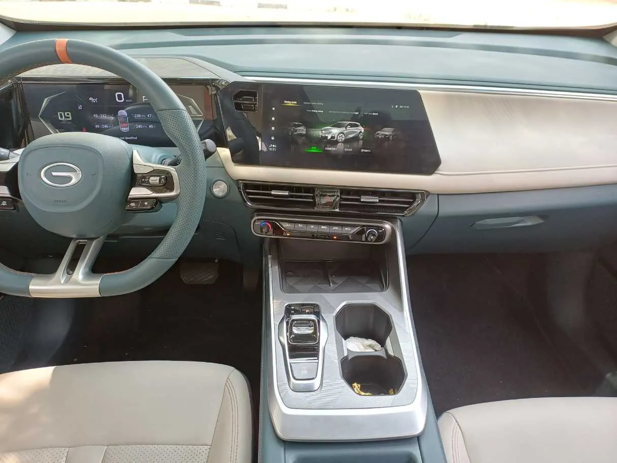 Car image 18