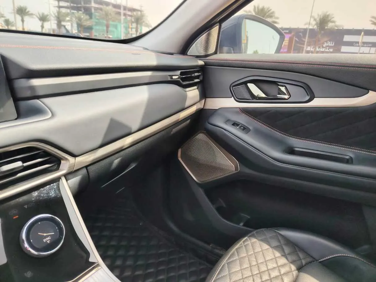 Car image 29