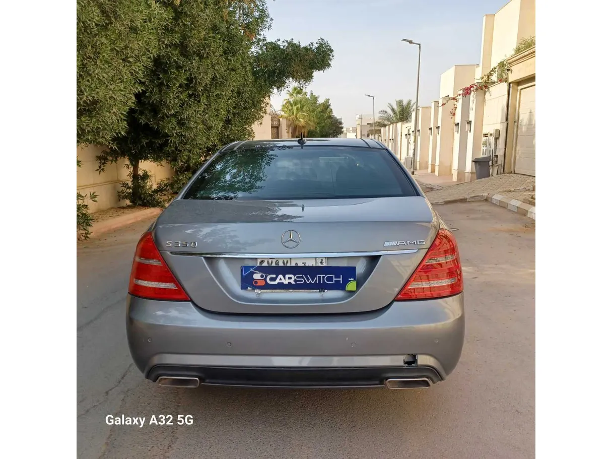 Car image 32