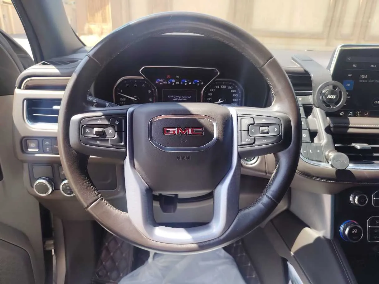 Car image 24