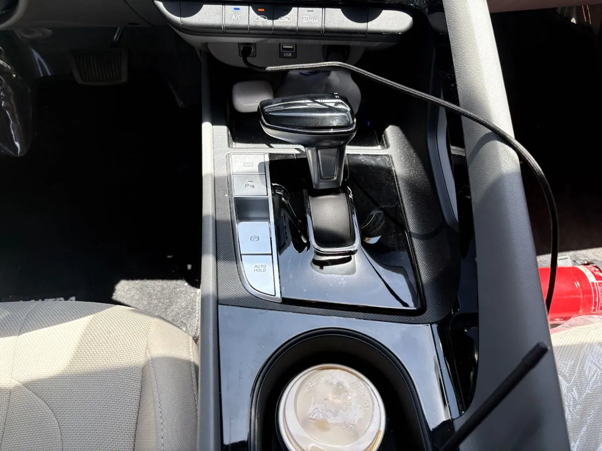 Car image 19