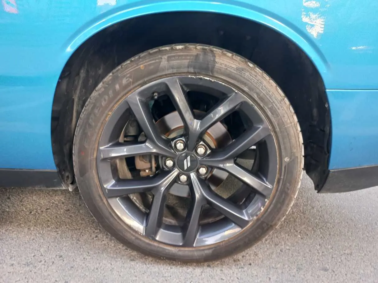 Car image 9