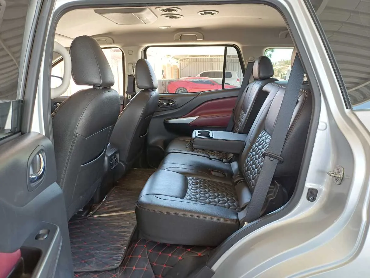 Car image 13