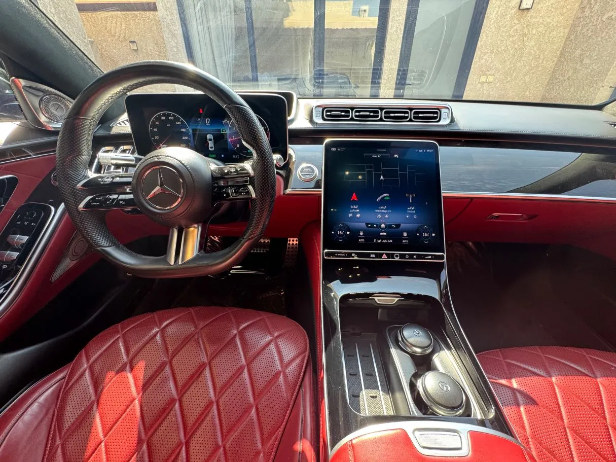 Car image 19