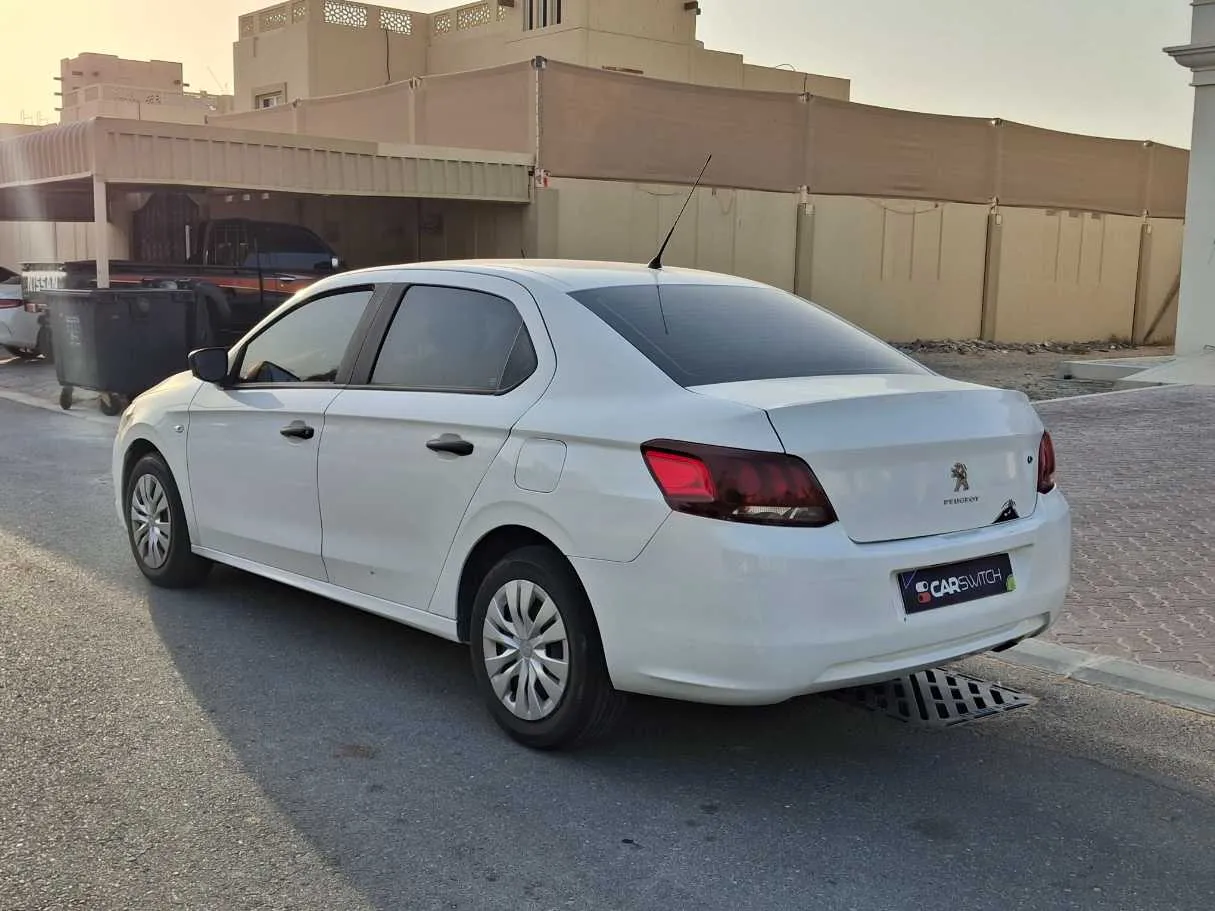 Car image 5