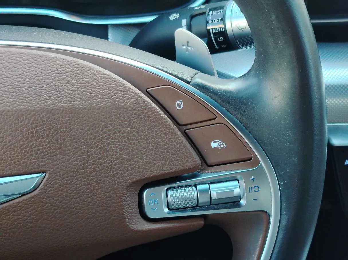 Car image 34
