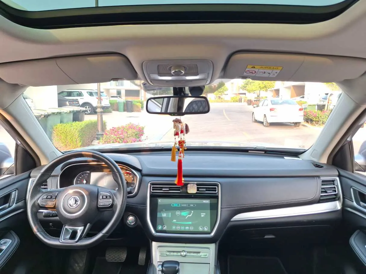 Car image 16