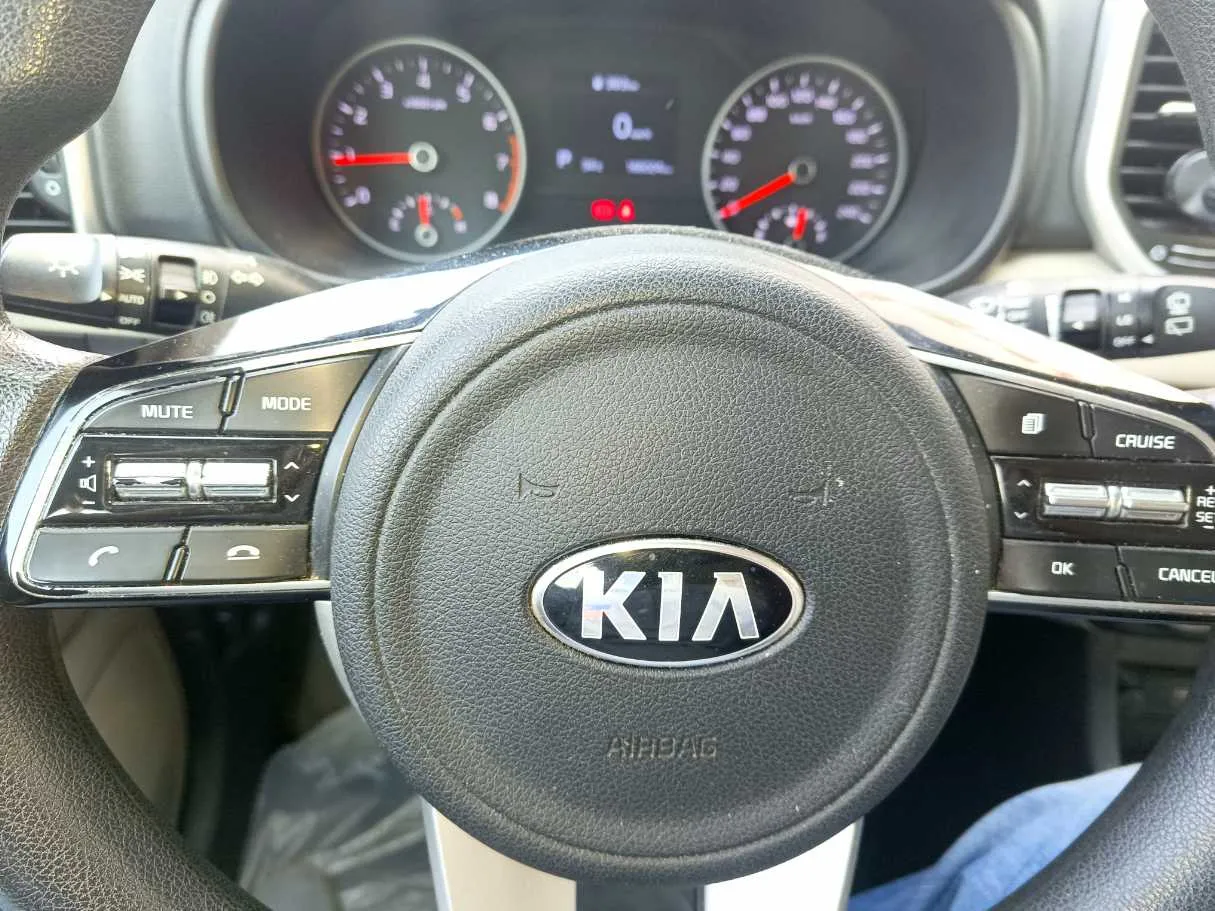 Car image 24