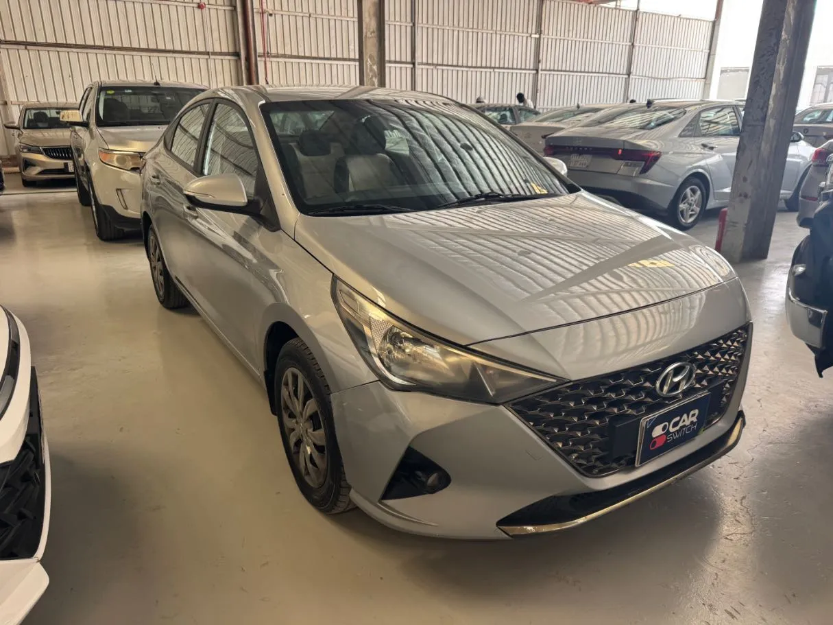 Car image 3