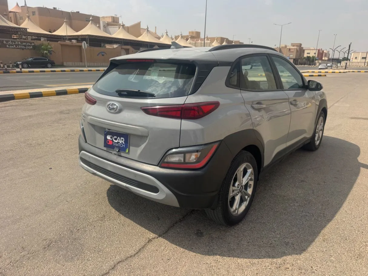 Car image 5