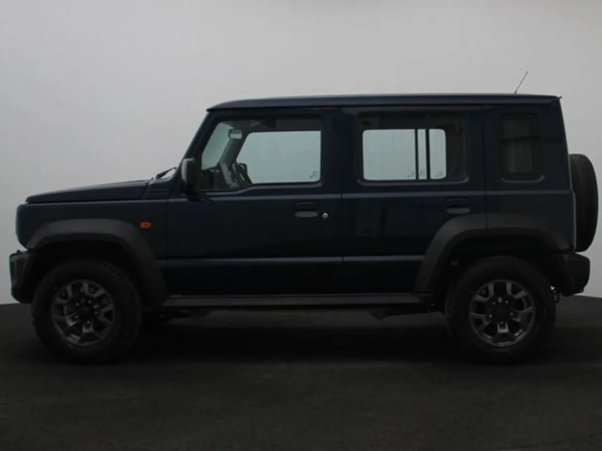 Car image 3