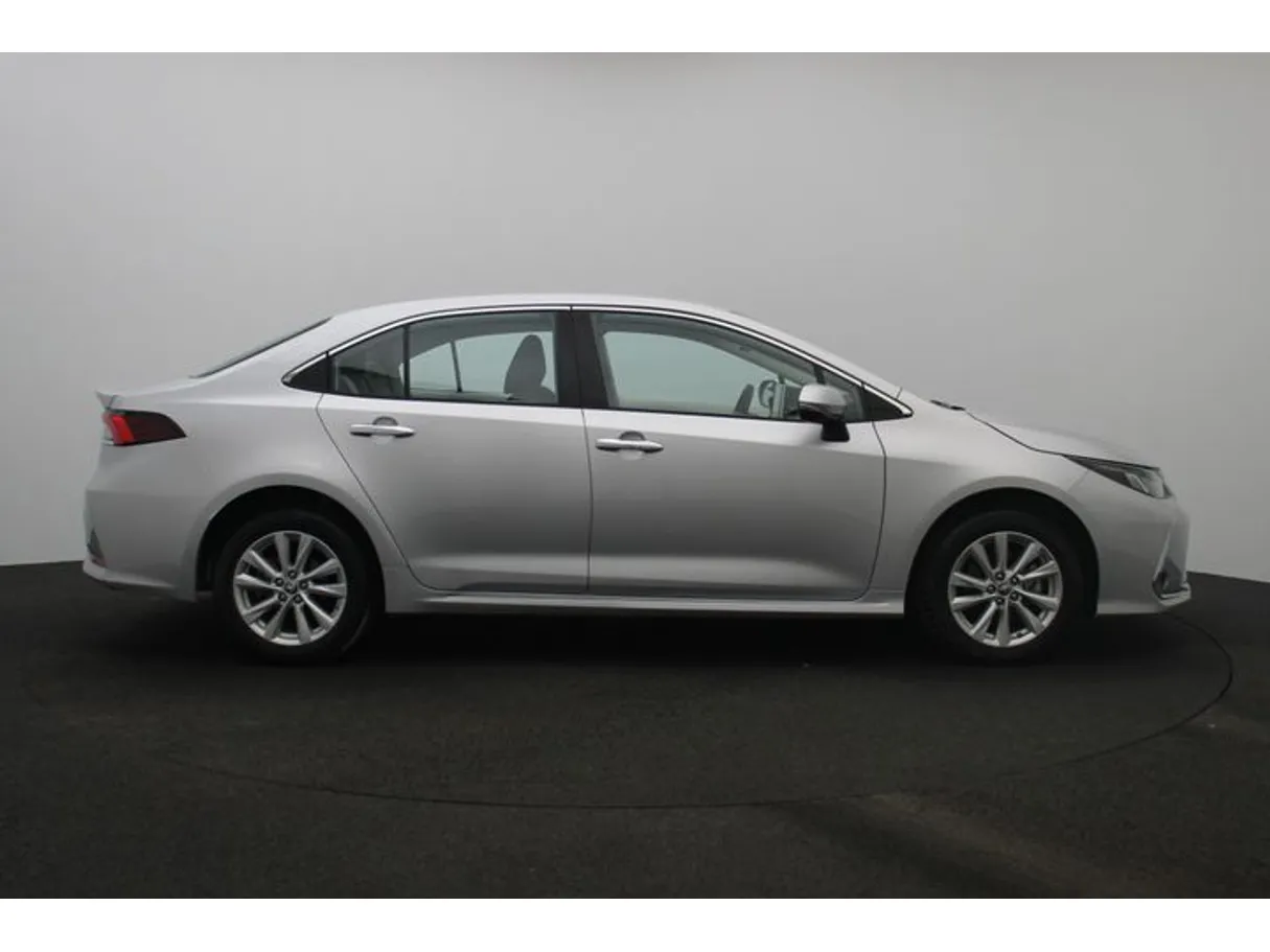 Car image 13