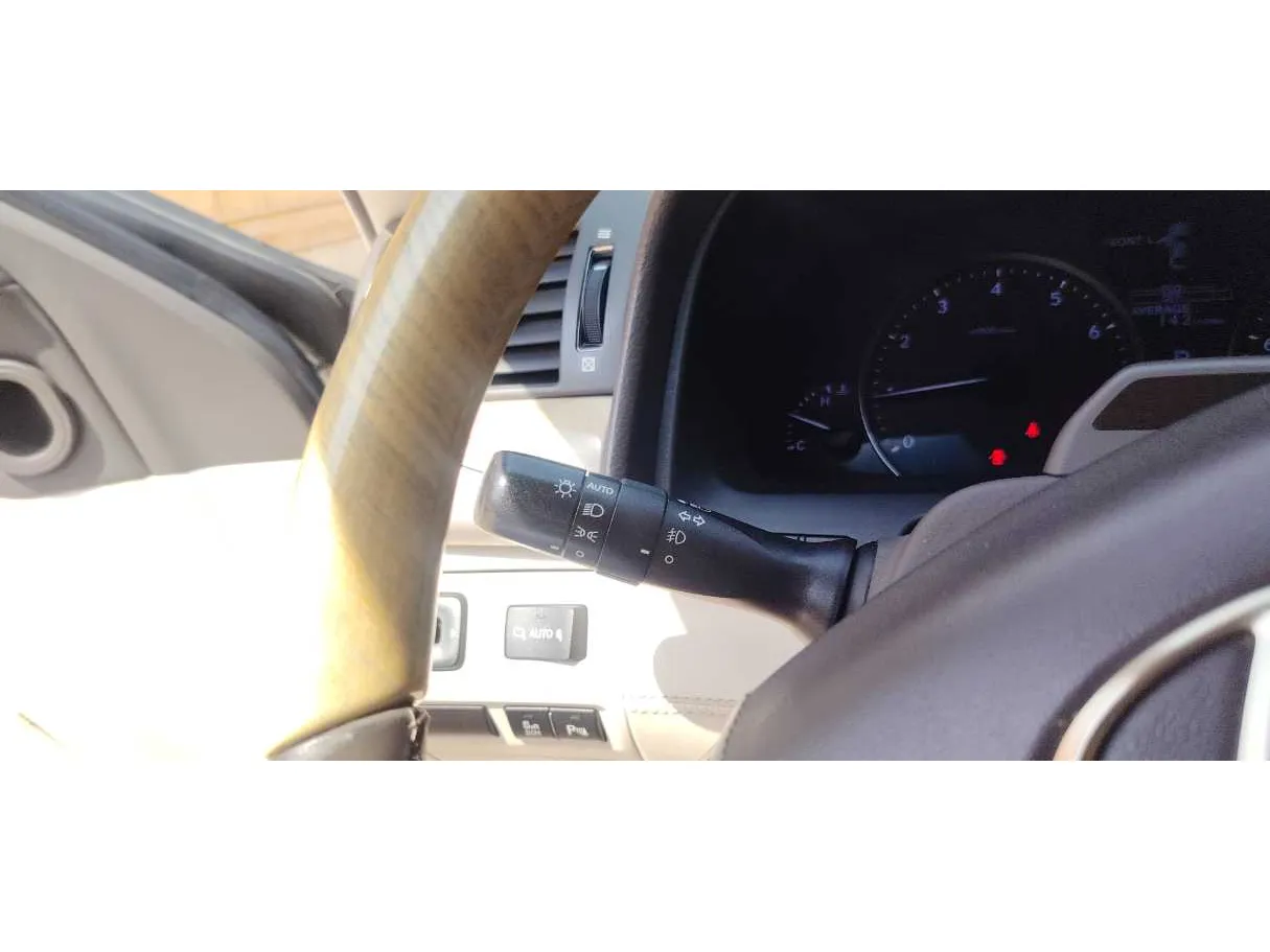Car image 26