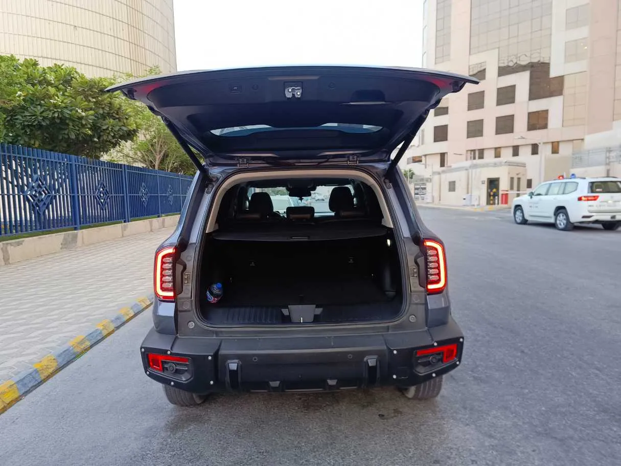 Car image 28