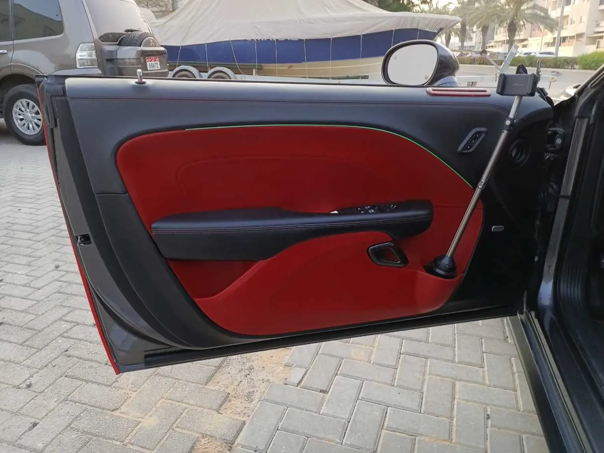 Car image 9