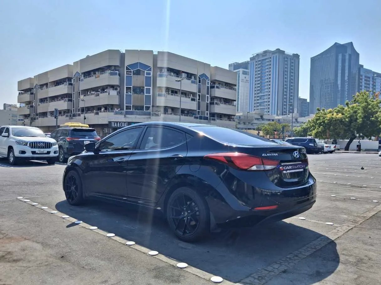 Car image 7