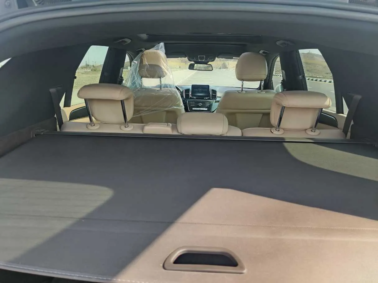 Car image 27