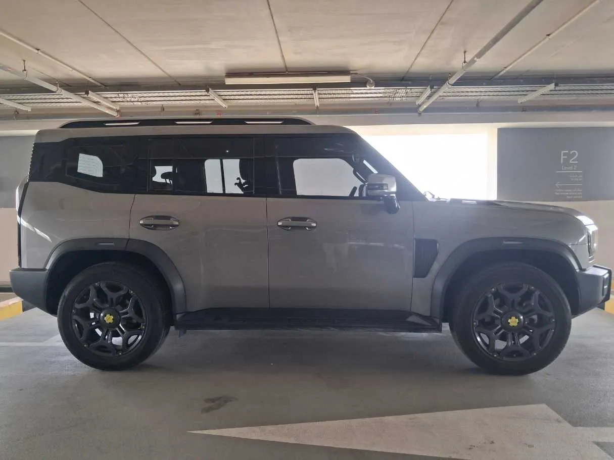 Car image 8