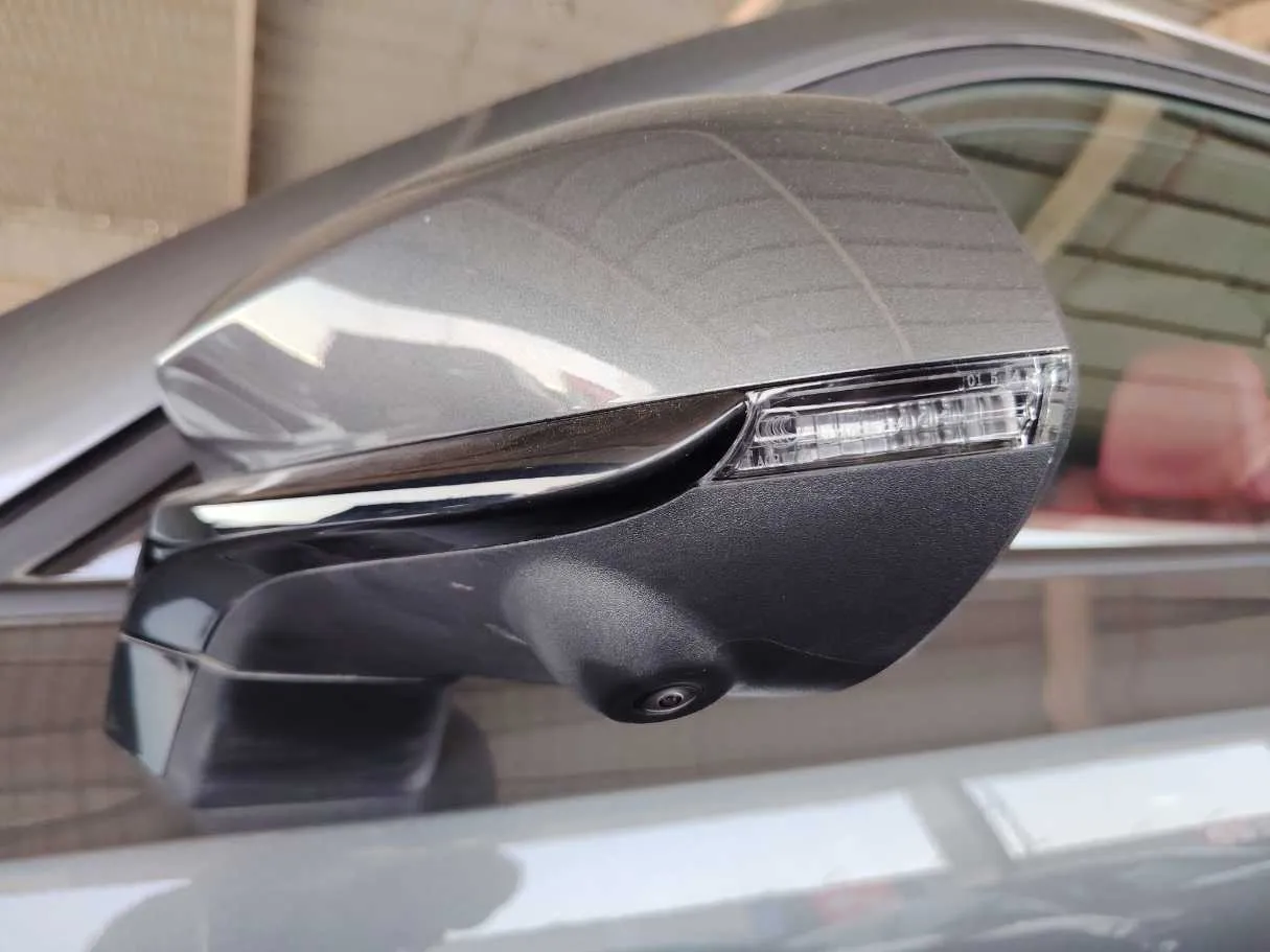 Car image 10