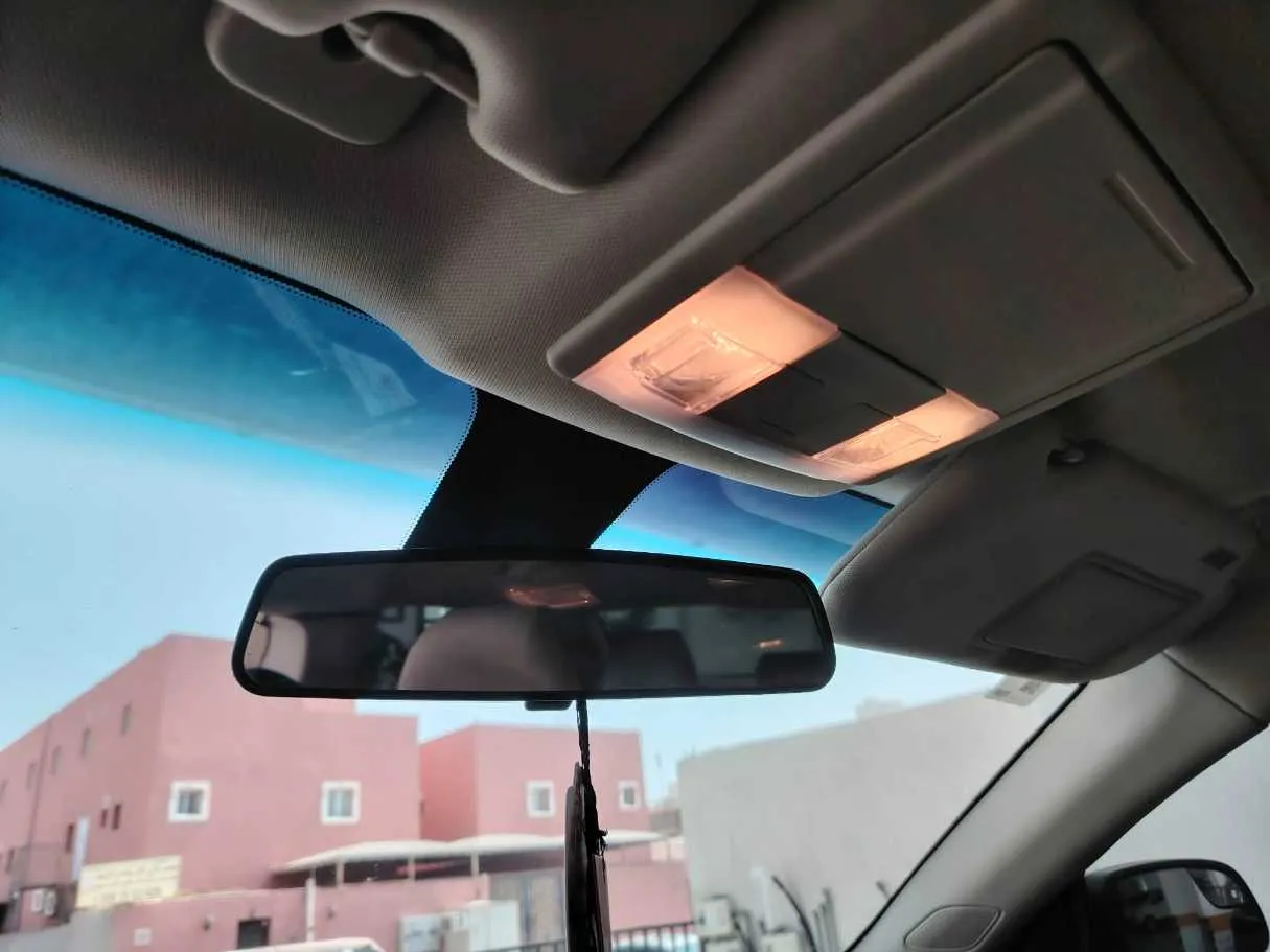 Car image 36
