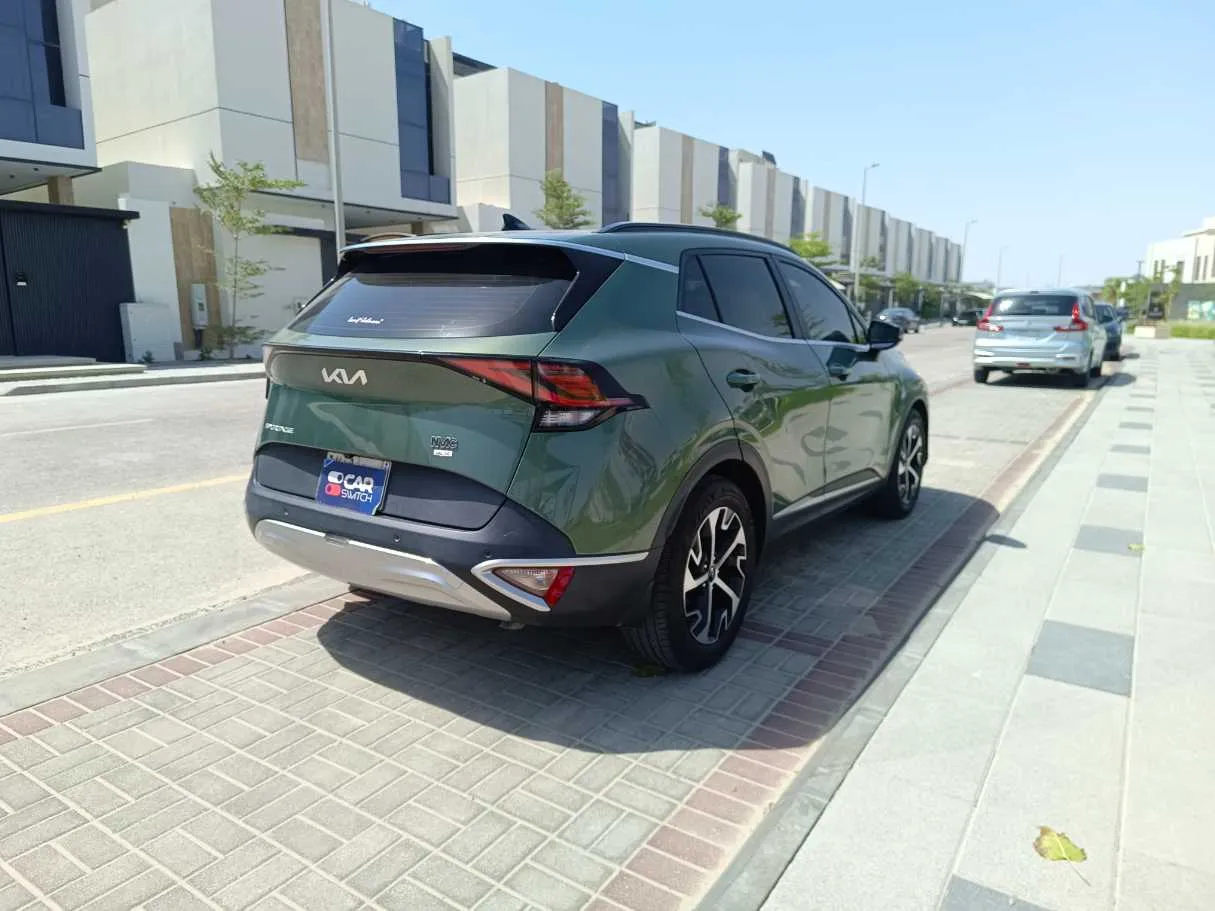 Car image 5