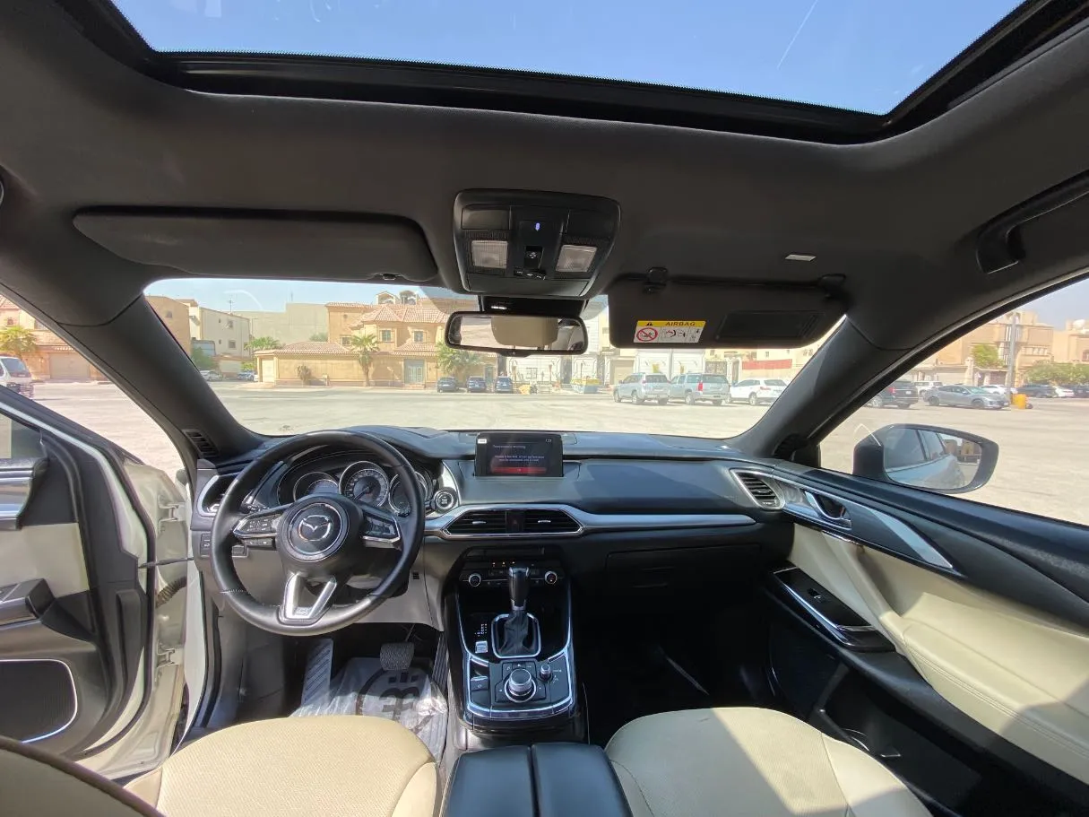 Car image 15